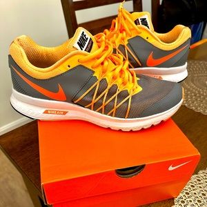 Women Nike Air Relentless 6
